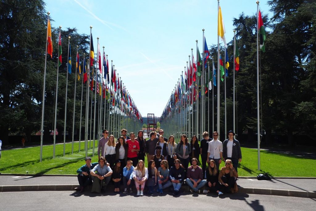 2017 04 10 ID Course Geneva UNO Flags GROUP Picture 2