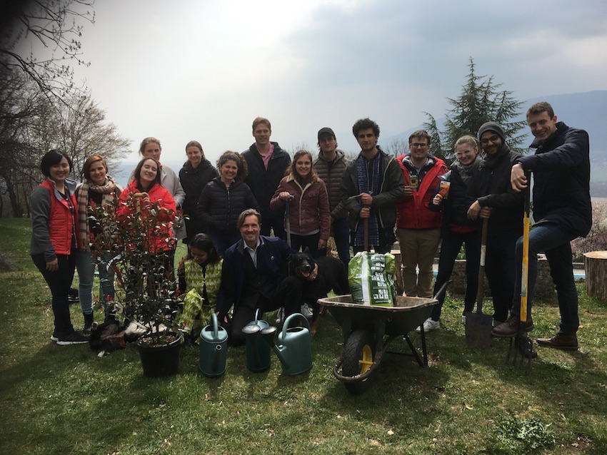 2019 04 08 Integral Development Course 2019 at H4H Full Group Pic in Garden